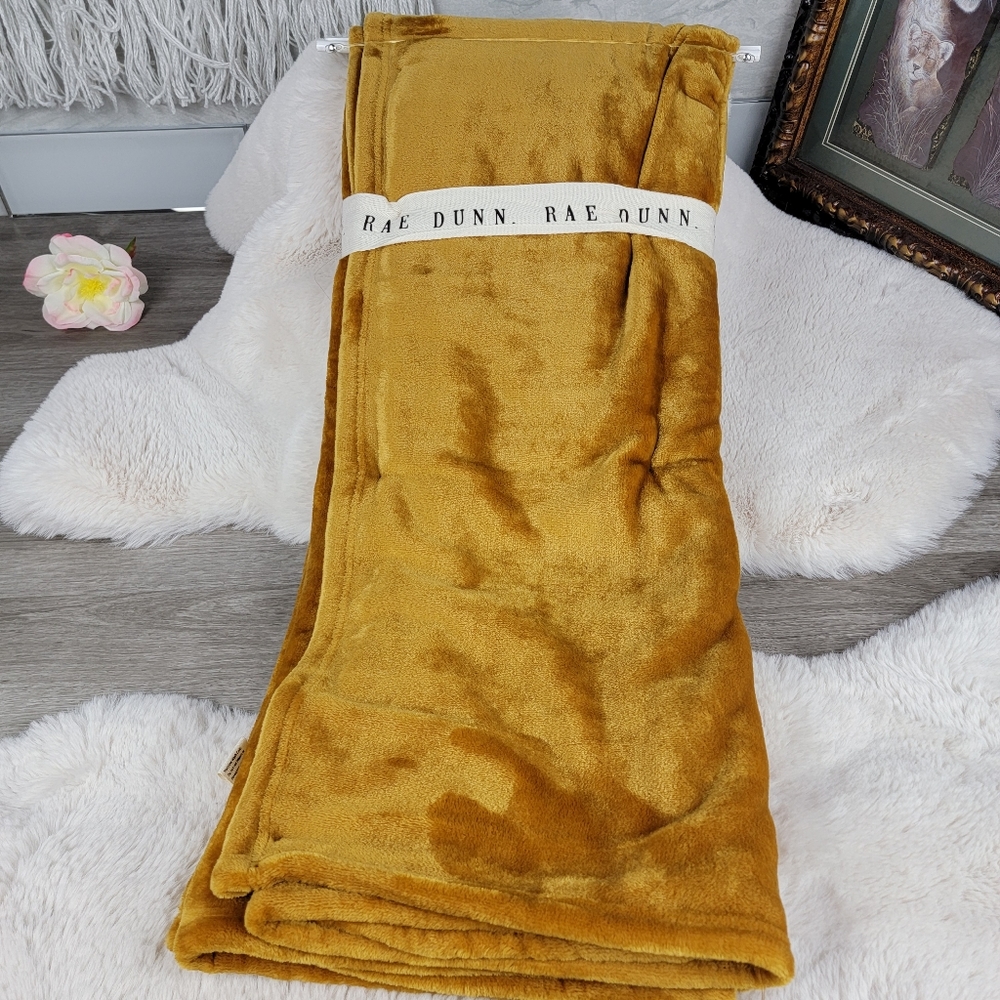 Rae Dunn Plush Throw with GATHER patch - Picture 6 of 9